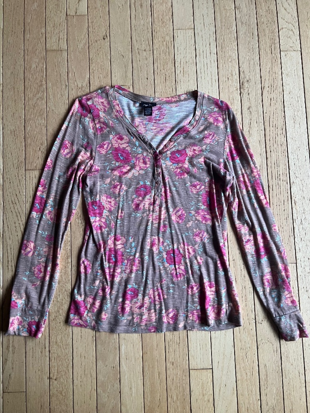 Rue21 Floral Long Sleeve Henley Shirt Gray Pink - Size Large (Fits Like Small)
